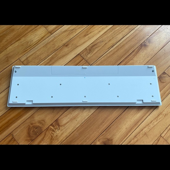 Dell WK636P (Keyboard Only / Universal Receiver NOT Included) White - Picture 2 of 4